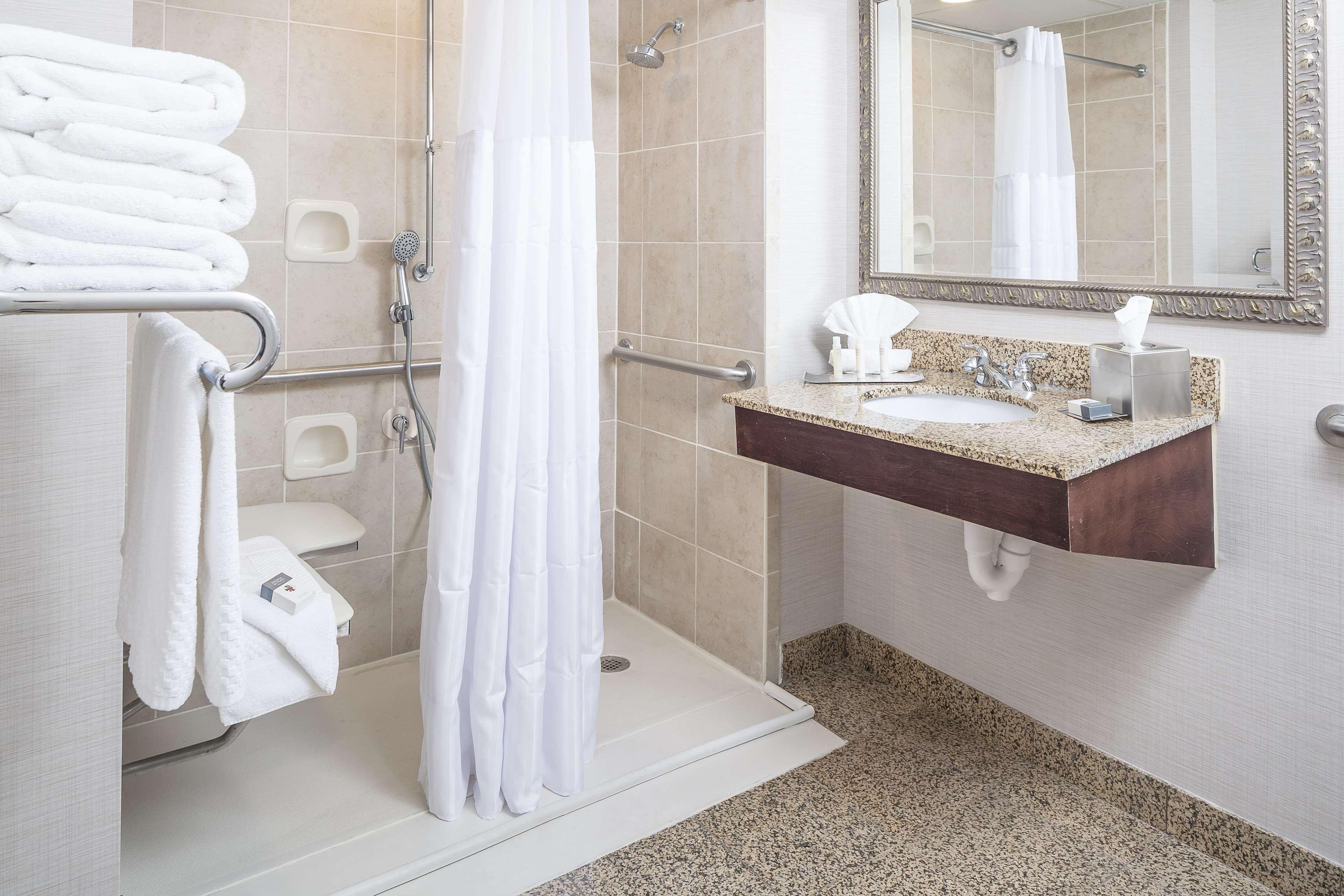 Hotel Doubletree By Hilton Boston-Milford Zewnętrze zdjęcie